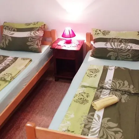 Enardi Hostel *